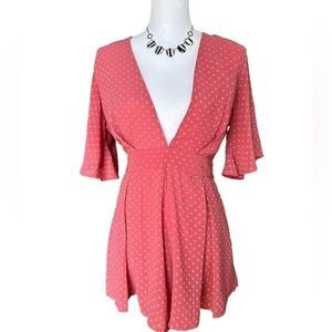 Showpo woman’s dusty rose romper size 10